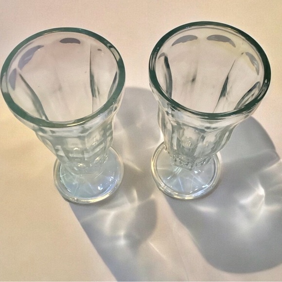 Vintage  Soda Fountain Glasses Sundae Ice Cream Parfait  7" Wavy Sides Set Of 2 - Picture 4 of 5